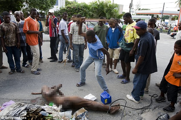 Stupid Behavior After Haiti Earthquake - Shocking Photo Gallery 15 article 0 07E44278000005DC