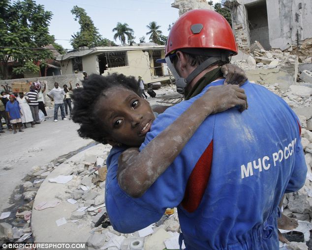 Stupid Behavior After Haiti Earthquake - Shocking Photo Gallery 72 article 1243910 07E5032A000005DC