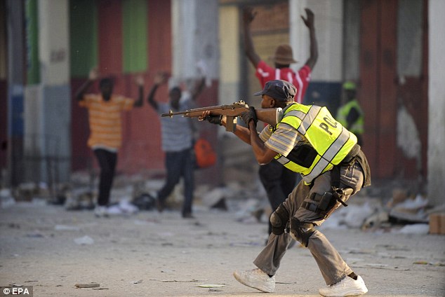 Stupid Behavior After Haiti Earthquake - Shocking Photo Gallery 48 article 1244034 07E57AE6000005DC