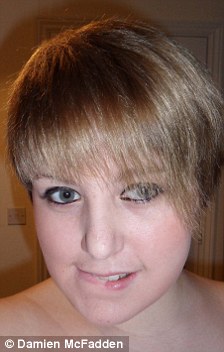 Girl's hair fell out when she tried her new Pantene shampoo 1 article 0 08289E12000005DC