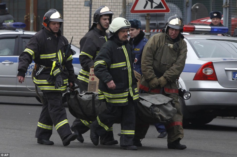 Two muslim suicide bomber women kill at least 37 people in bomb attacks on Moscow metro 5 article 1261502 08EA2FB0000005DC