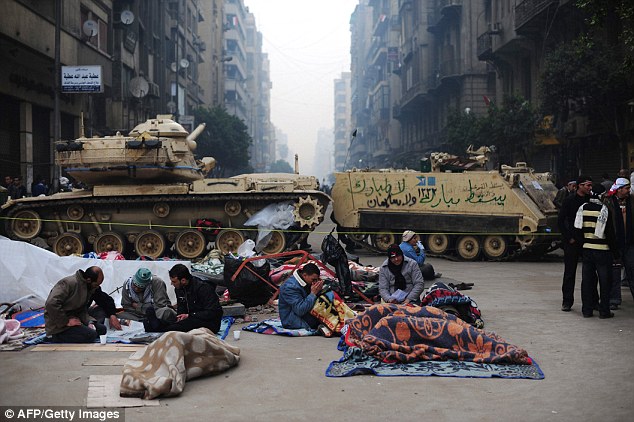Mubarak 'leaves Cairo' as protesters descend on palace 6 article 1355902 0D21F884000005DC