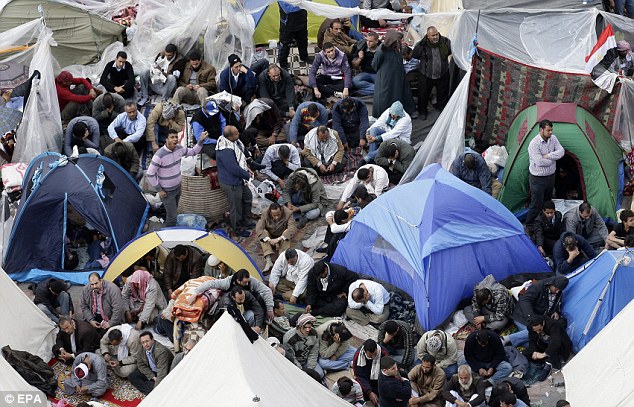 Mubarak 'leaves Cairo' as protesters descend on palace 8 article 1355902 0D2228F8000005DC