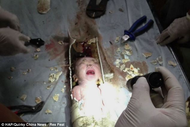 Chinese baby boy Rescuted after mother flushes him down the Toilet 6 article 2331941 1A08DE3C000005DC