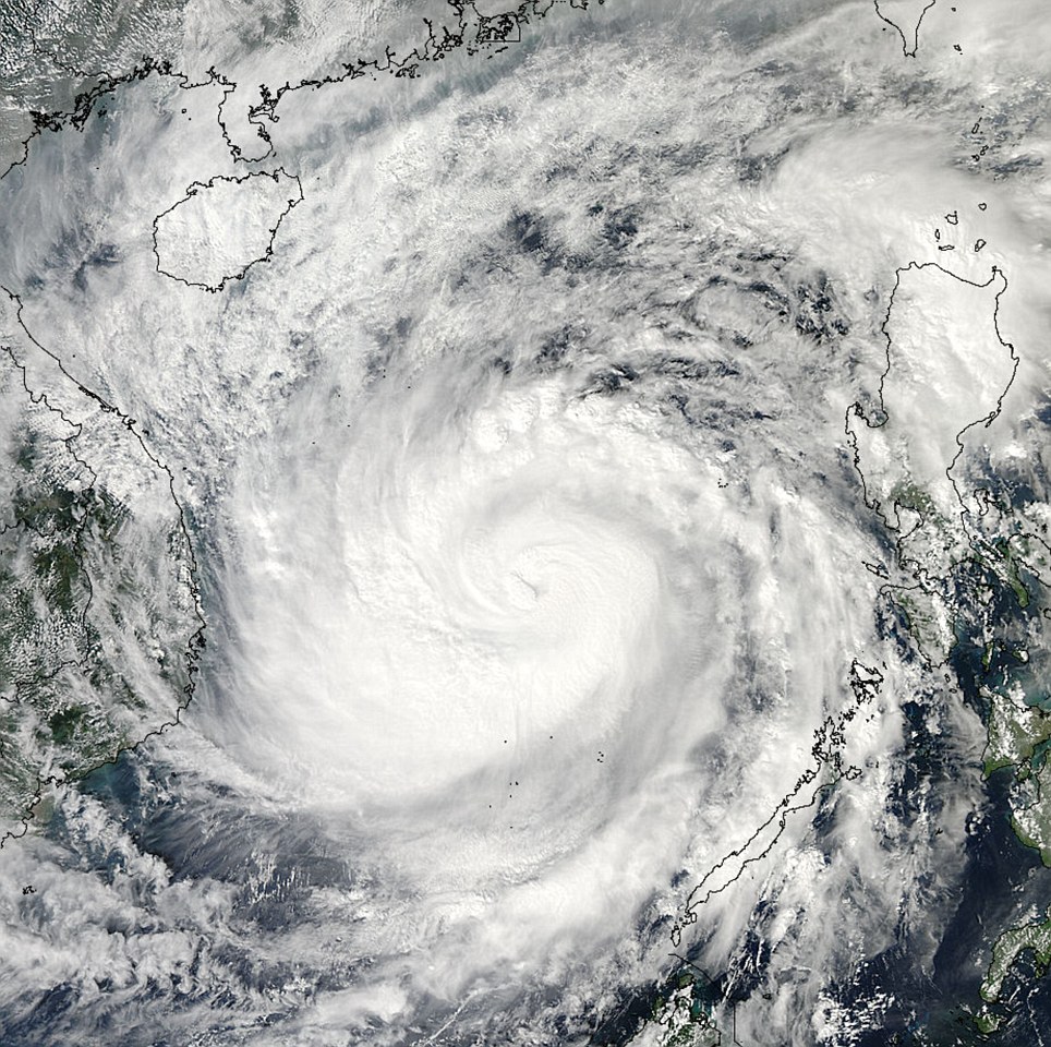 Vietnam evacuates 600,000 in fear of Haiyan devastation 3 article 2494635 1950176F00000578