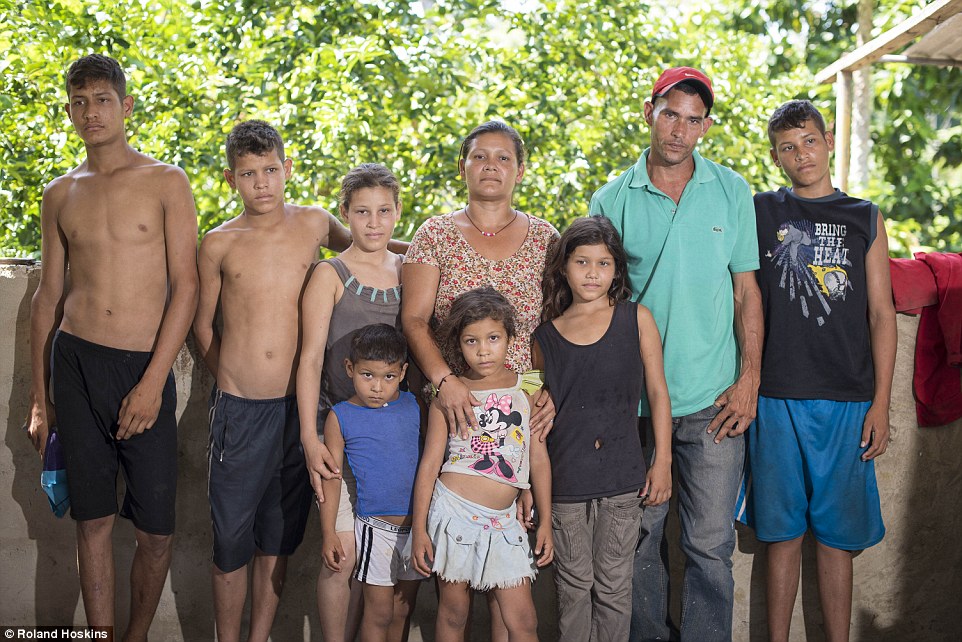 Venezuelans Turn Garbage Scavengers As Socialist Elites Live Like Kings 42 35447F9400000578 3640941 image a 89 1465915018487