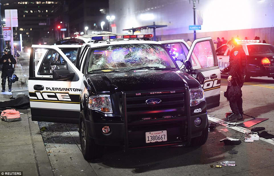 Riots Getting out of Control, They are now shouting "Kill Trump" 16 3A38F8CB00000578 3922098 image a 101 1478761348808