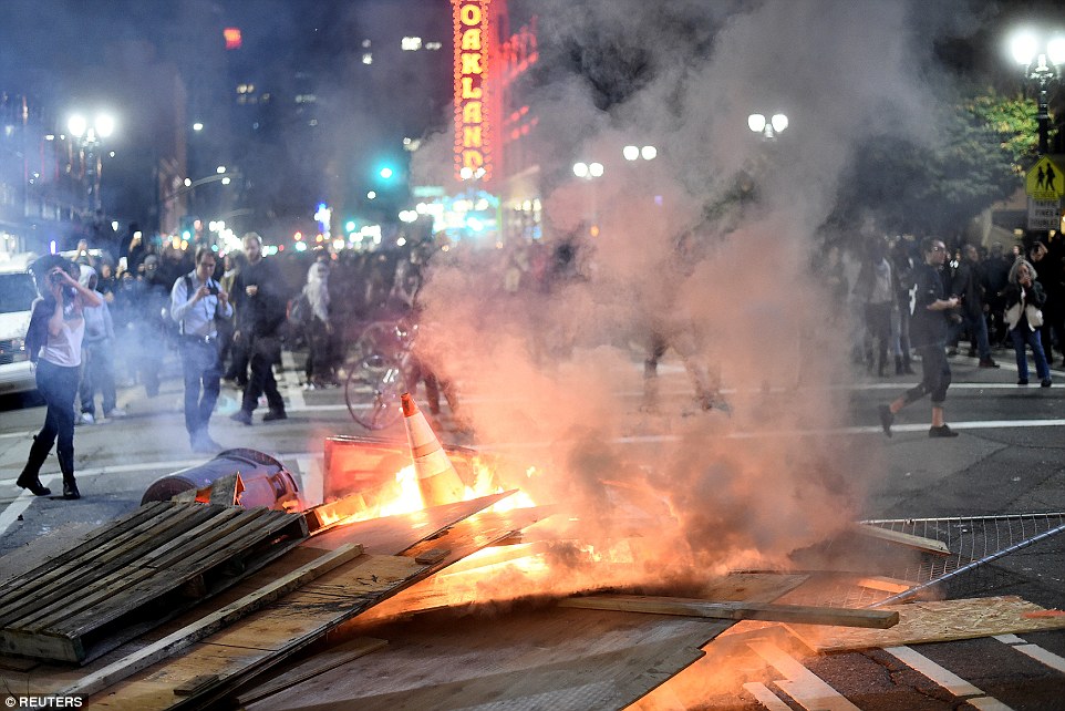Riots Getting out of Control, They are now shouting "Kill Trump" 14 3A3908AE00000578 3922098 image a 70 1478767755617