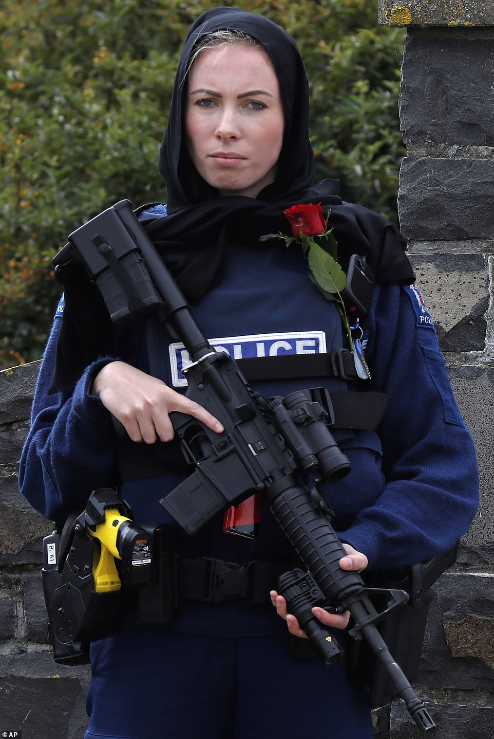 New Zealand Police Taken to Christchurch Mosque, Urged to Convert to Islam 2 ijzMM0Q
