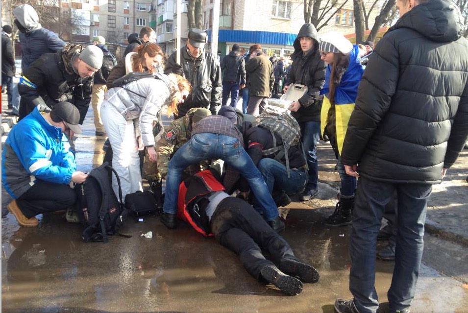 3 Killed in Ukraine's Kharkov after bomb blast during peace rally 2 B cjT9ACQAAwiXe
