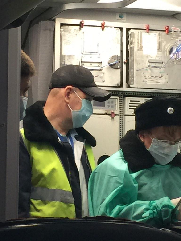 Flight from Paris quarantined in Moscow after suspicion of Ebola on-board 2 B7u7yH8IYAEpr3E