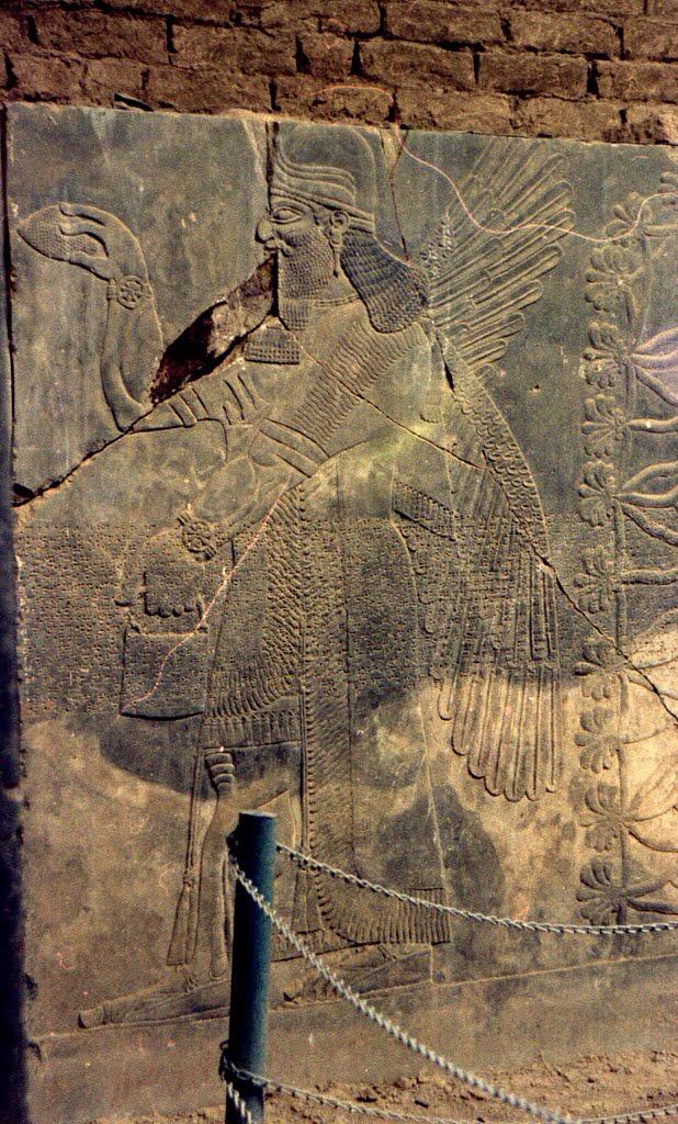 ISIS bulldozes ancient Assyrian city in Iraq 4 B XdHGeWwAEDTfX