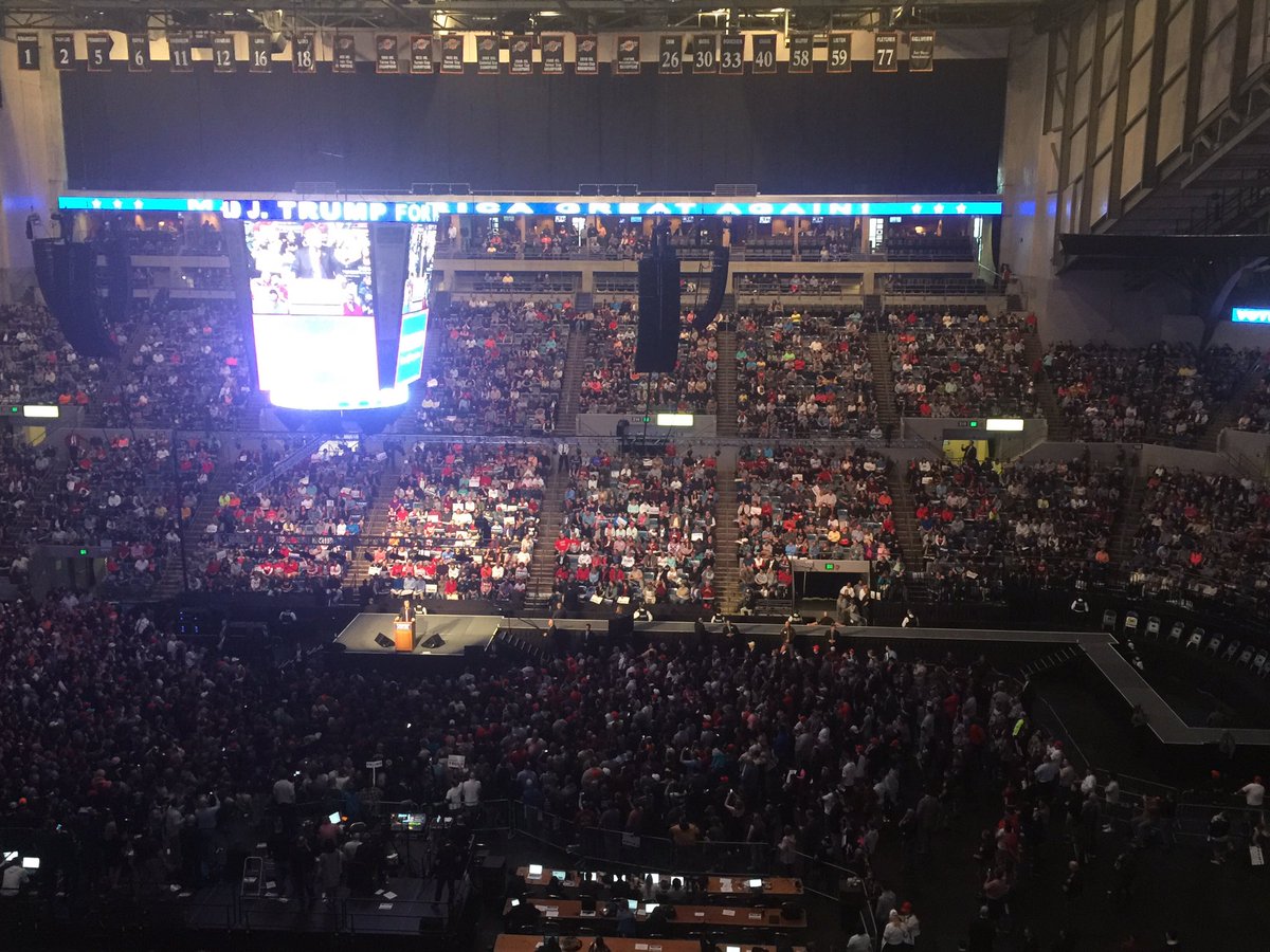For Second Day in a Row Cruz Holds Rally in Indiana, Only a Couple Hundred Turn Out 4