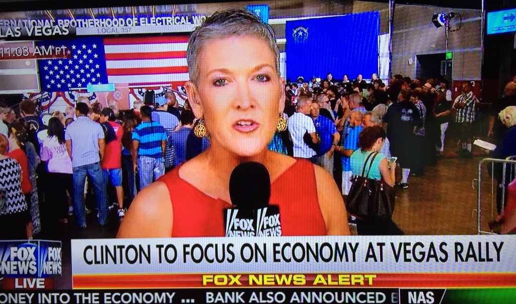 Hillary Clinton Struggles to Get Tiny Crowds of 300 at Her Rallies 3 CpCN XRUMAArgnX