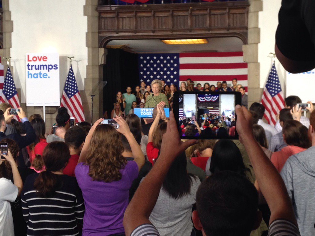 Bernie Sanders Loses Support, Only 150 Show Up At His Rallies Now 6 CsvZcrvUAAEpwOd