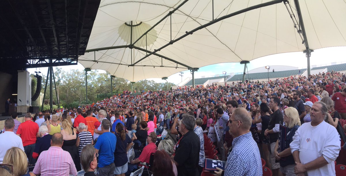 Clinton is now leading Trump by 27%, Total Proof Photos, Huge Crowds 11 CvjSo2EUMAA LHA