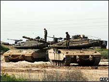 UN Expert Stands by Holocaust Remark 3 Israel tanks near border with Gaza