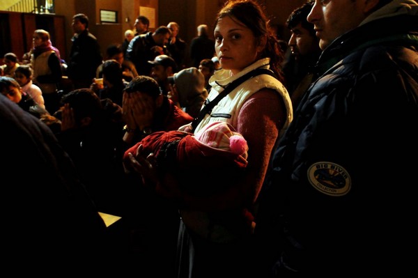 150 Gypsies illegaly occupied a church in Milan 1 1258818984502 000