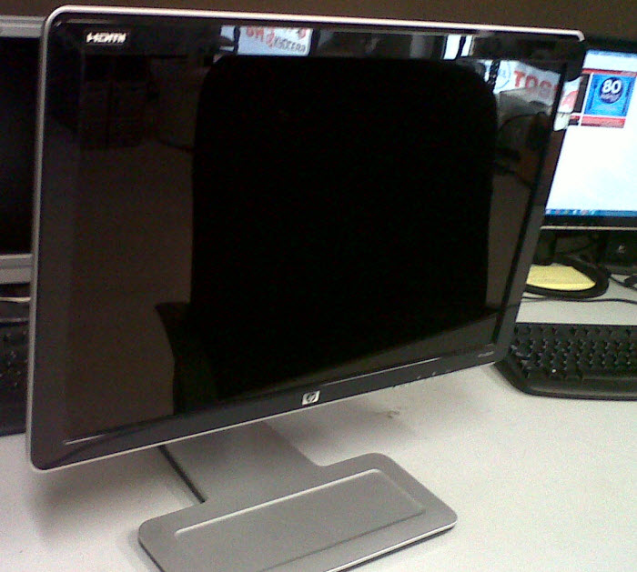 Glossy vs Matte and 16:9 vs 16:10 computer monitors 1 HP w2216h