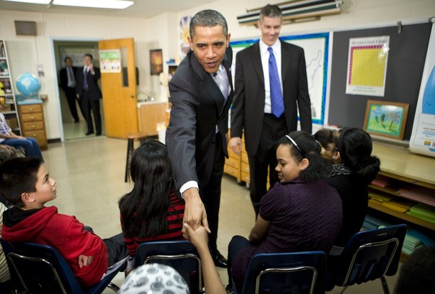 US President Obama Uses Teleprompters During Speech At Elementary School 4