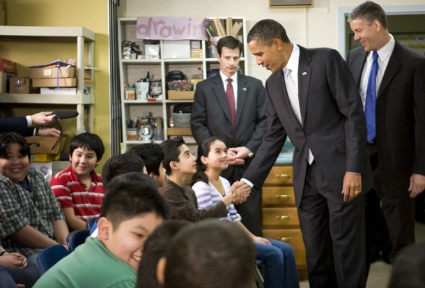 US President Obama Uses Teleprompters During Speech At Elementary School 3