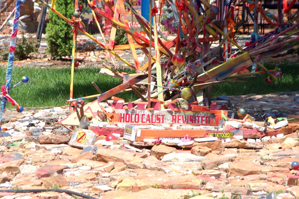 Ballwin Property Owner Gets Jail Time over Yard Art 3 May 2010 090