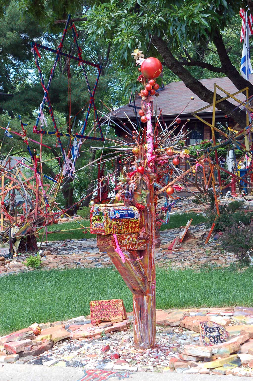 Ballwin Property Owner Gets Jail Time over Yard Art 6 May 2010 096