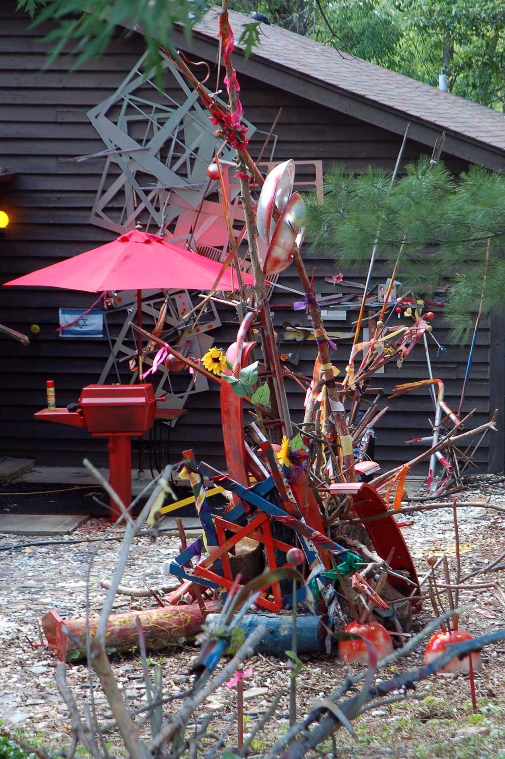Ballwin Property Owner Gets Jail Time over Yard Art 8 May 2010 102