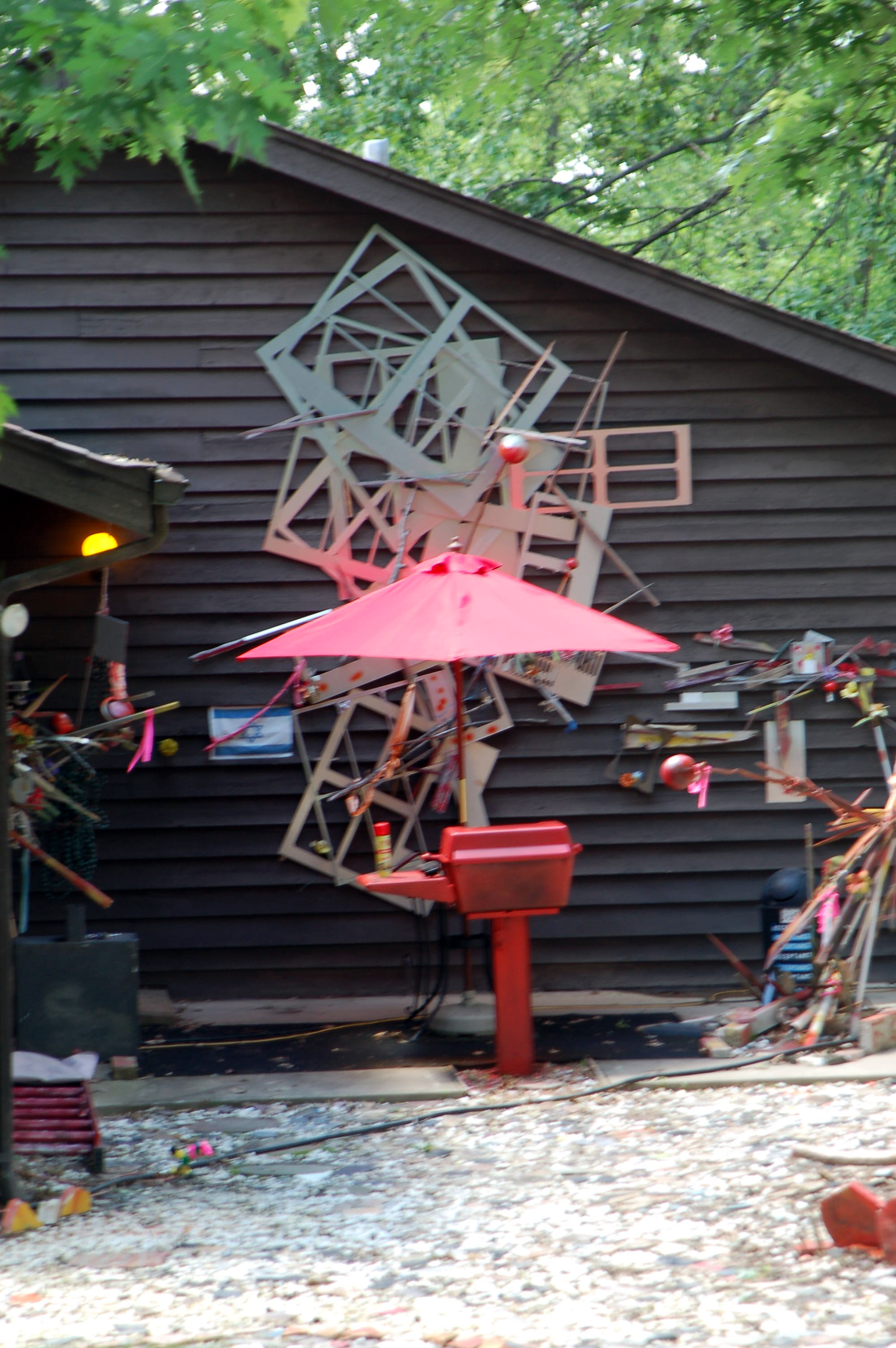 Ballwin Property Owner Gets Jail Time over Yard Art 10 May 2010 106