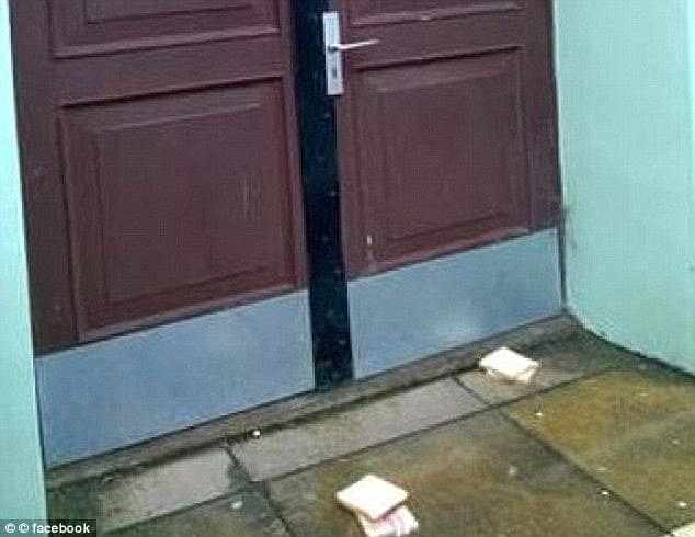 Briton arrested, killed in prison for leaving a Sandwich in front of a Mosque 2 bacon sandwich mosque